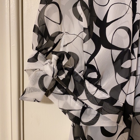 New York City Design Co. women’s top - Picture 4 of 6